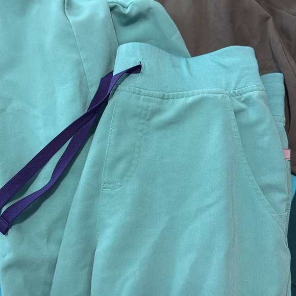 Figs Surgical Green scrub jogggers - Picture 5 of 5